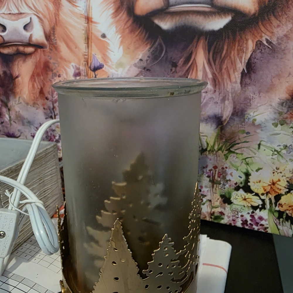 SCENTSY WARMER - Picture 2 of 2